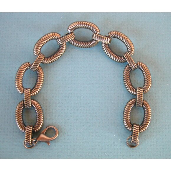 Antique Bronze Feather Necklace & Earrings Set With Chain Bracelet - Picture 3 of 6